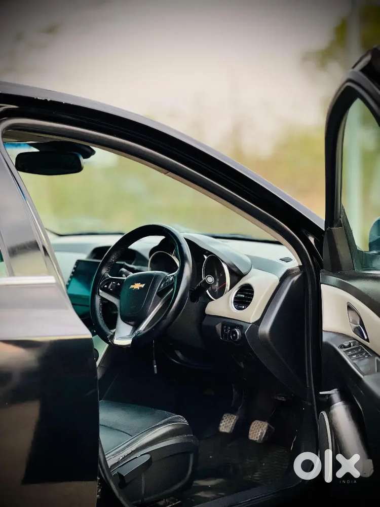 Chevrolet Cruze 2012 Top Modal
