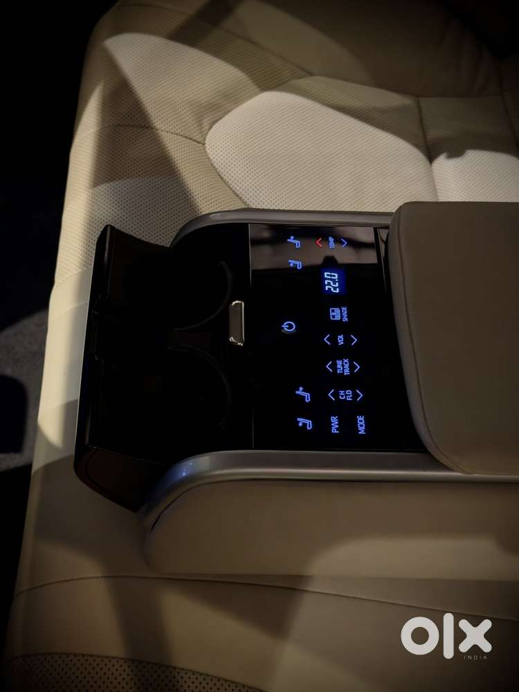 Toyota Camry Hybrid, 2023, Petrol