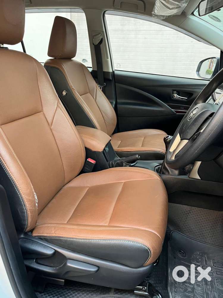 Toyota Innova Crysta 2.4 G Mt 8s, 2023, Diesel