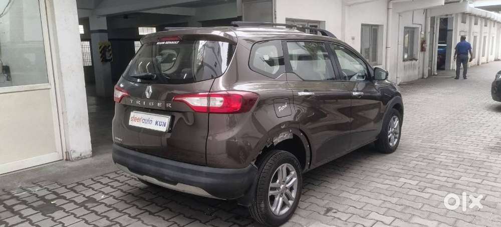 Renault Triber Rxz, 2023, Petrol