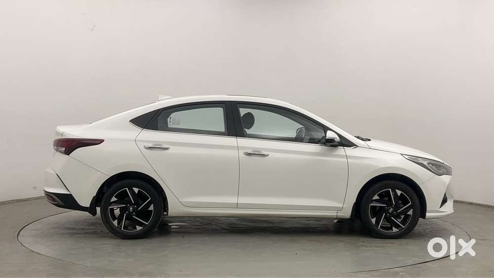 Hyundai Verna 1.5 Sx (o) Vtvt Ivt, 2022, Petrol