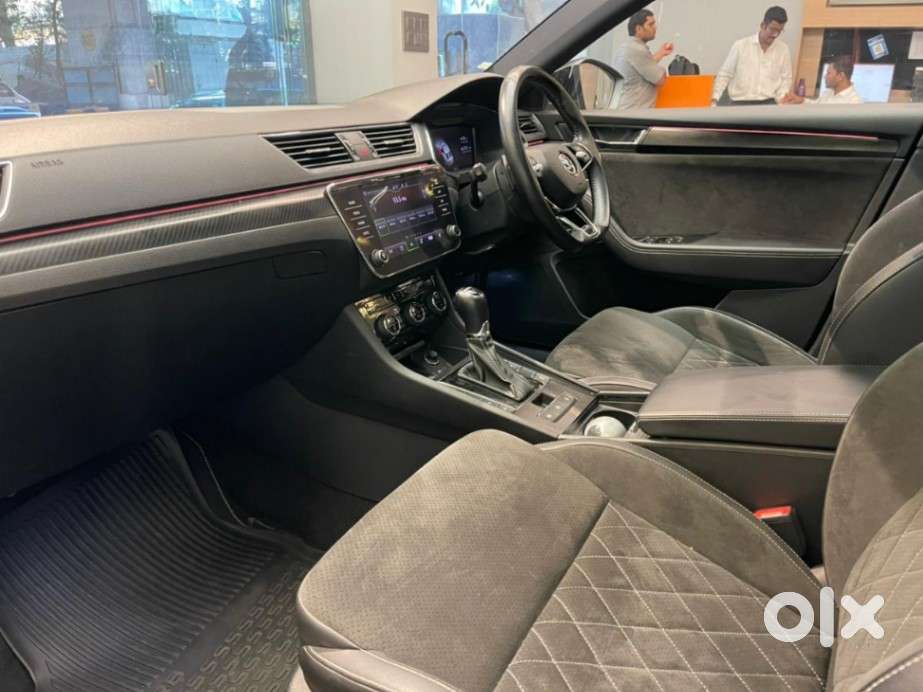 Skoda Superb [2020-ongoing] 1.8 Sportline, 2022, Petrol