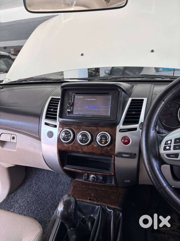Mitbuishi Pajero Sports
