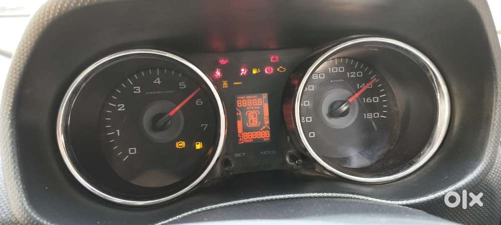 Mahindra Tuv 300 Mhawk100 T8, 2015, Diesel