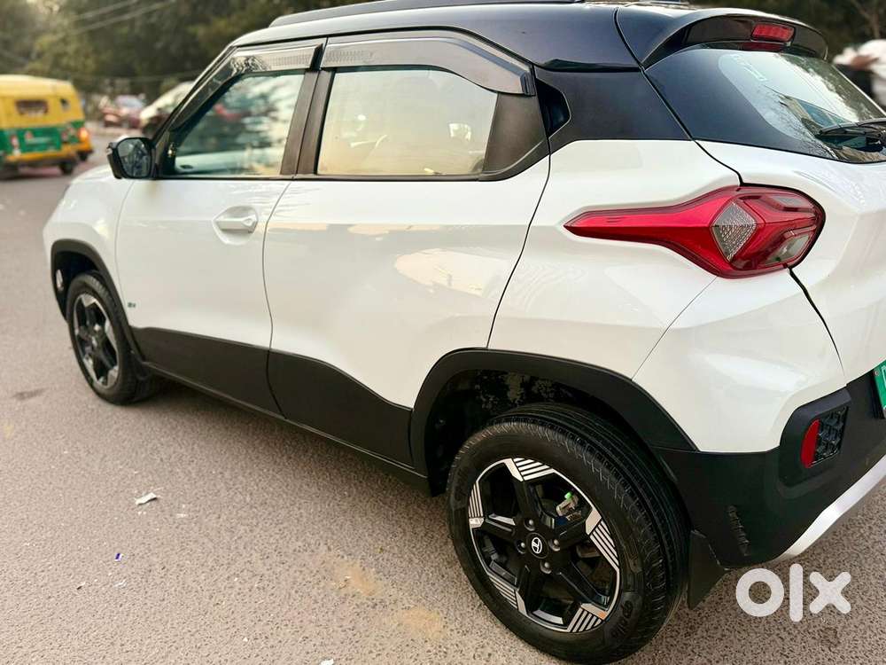 Mahindra Xuv700 Mx Diesel Mt 5 Str (e), 2022, Diesel