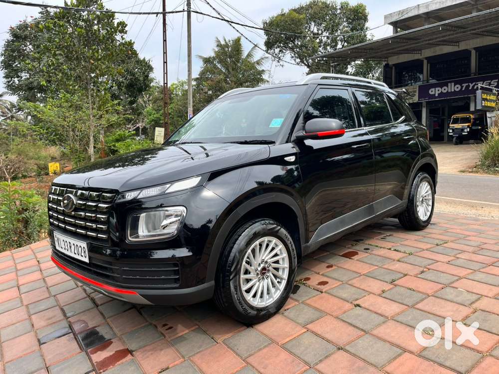 Hyundai Venue 2024 Petrol 37000 Km Driven