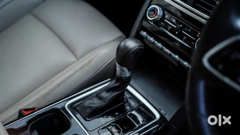 Mahindra Xuv700 2.0 Ax 7 Petrol At Str, 2022, Petrol