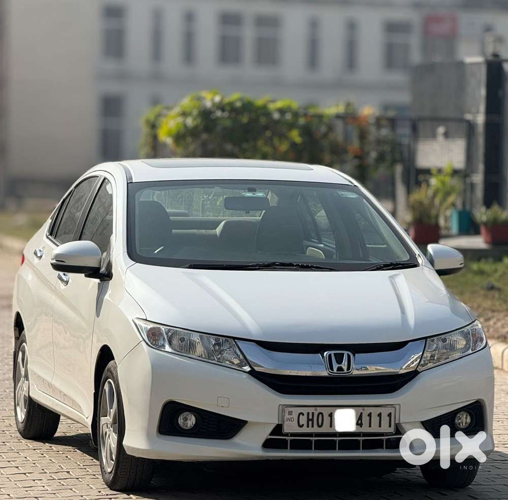 Honda City V At Sunroof, 2015, Petrol