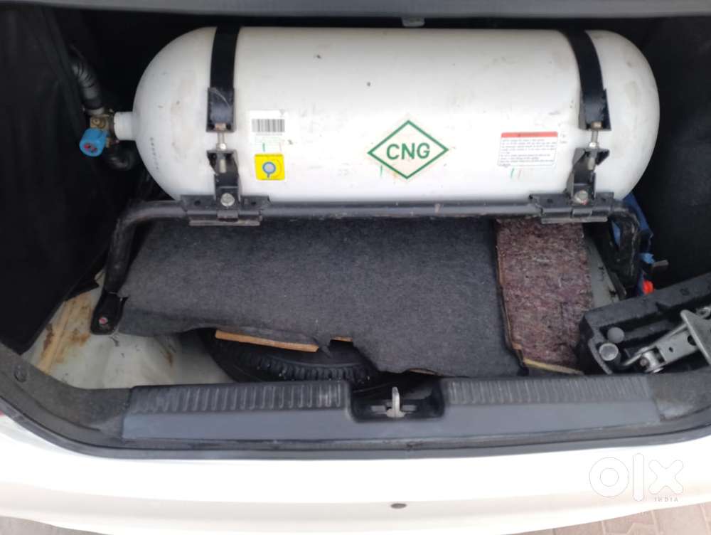 Maruti Suzuki Dzire 1.2 Vxi Cng, 2024, Cng & Hybrids