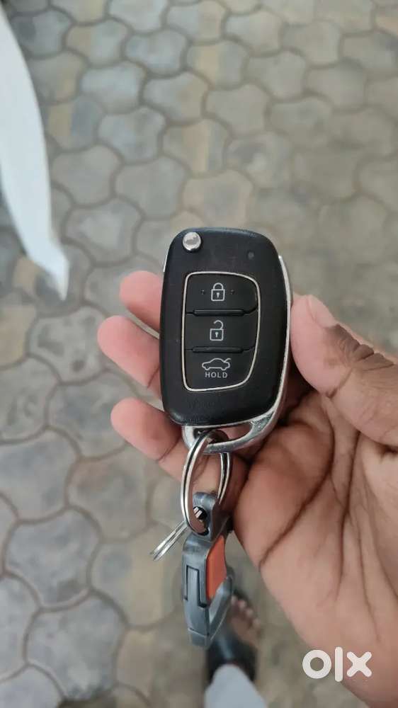 Hyundai Aura 2022 Petrol And Cng 62000 Km Driven A