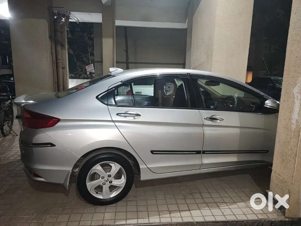 Honda City Vmt 2015 Pure Petrol 2nd Owner 65000 Kms Driven Genuine