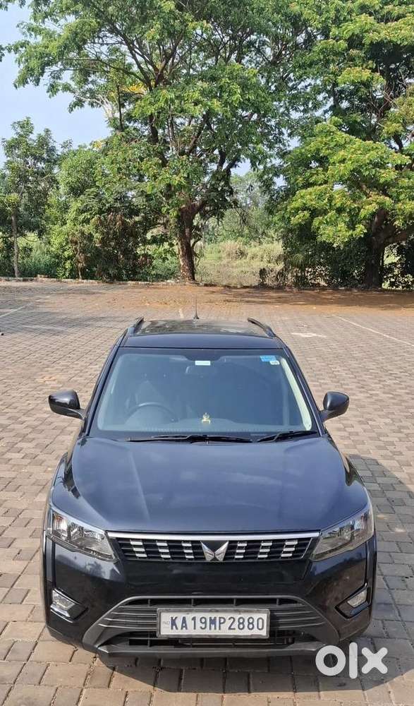 Mahindra Xuv300 2024 Petrol Well Maintained