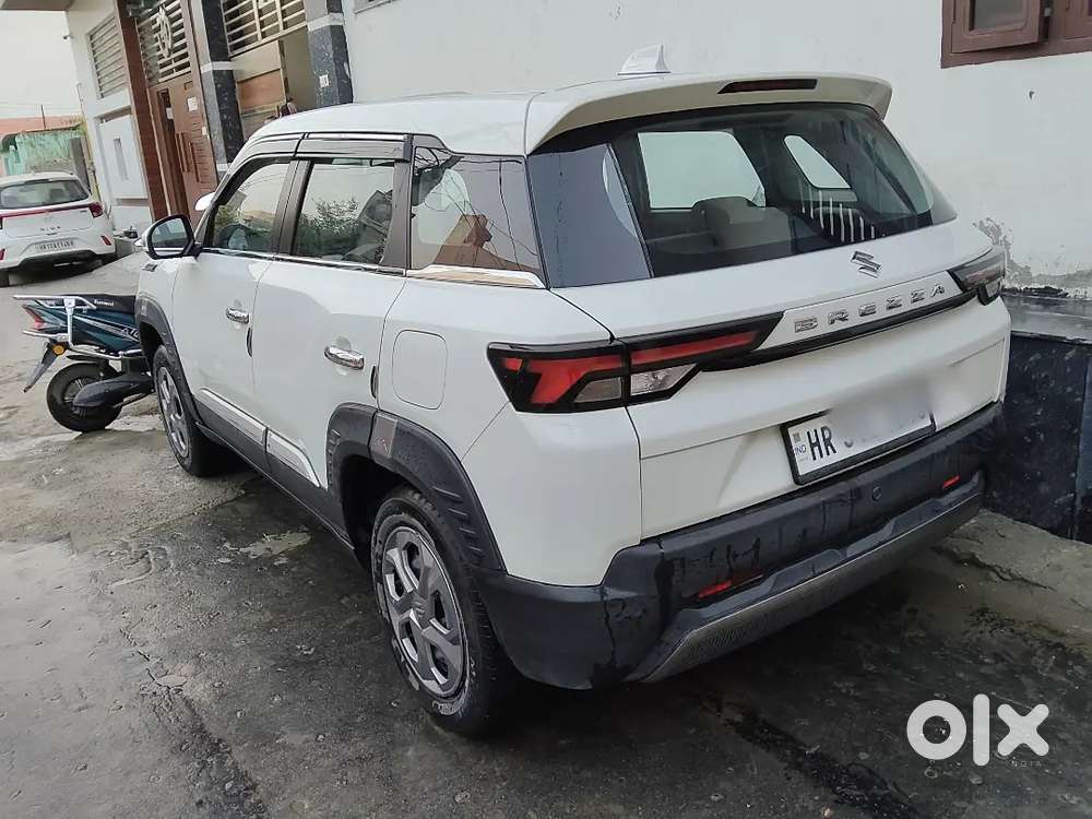 Maruti Brezza Lxi Petrol July 2024– 23,000 Km Chali Hui, White Color