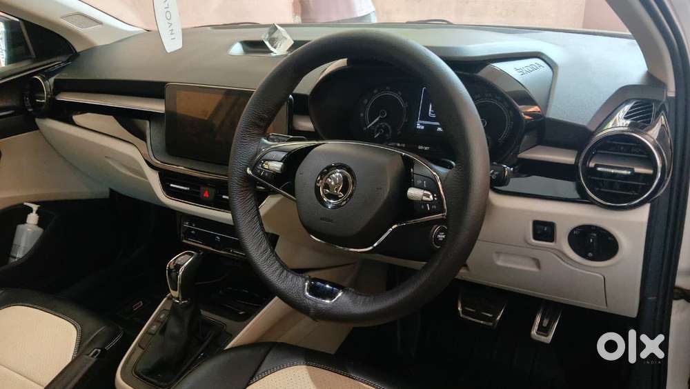 Skoda Slavia 1.0 Ambition Tsi At, 2025, Petrol