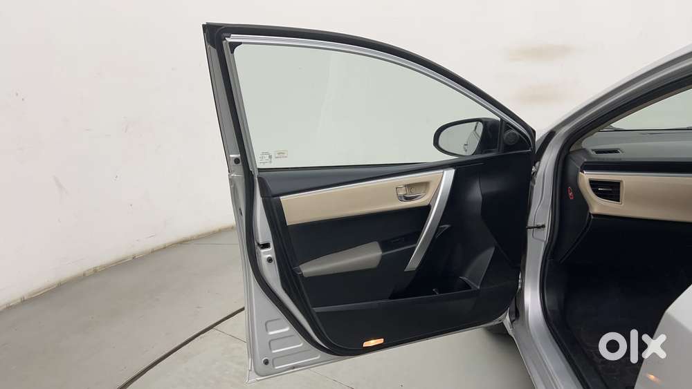 Toyota Corolla Altis 1.8 G, 2015, Petrol