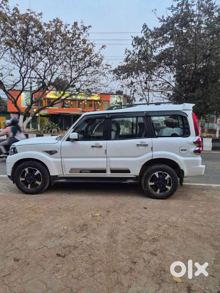 Mahindra Scorpio Classic 2.2 S 11 Mt 7 Str, 2024, Diesel