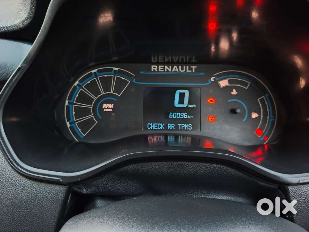 Renault Triber Rxt, 2023, Petrol