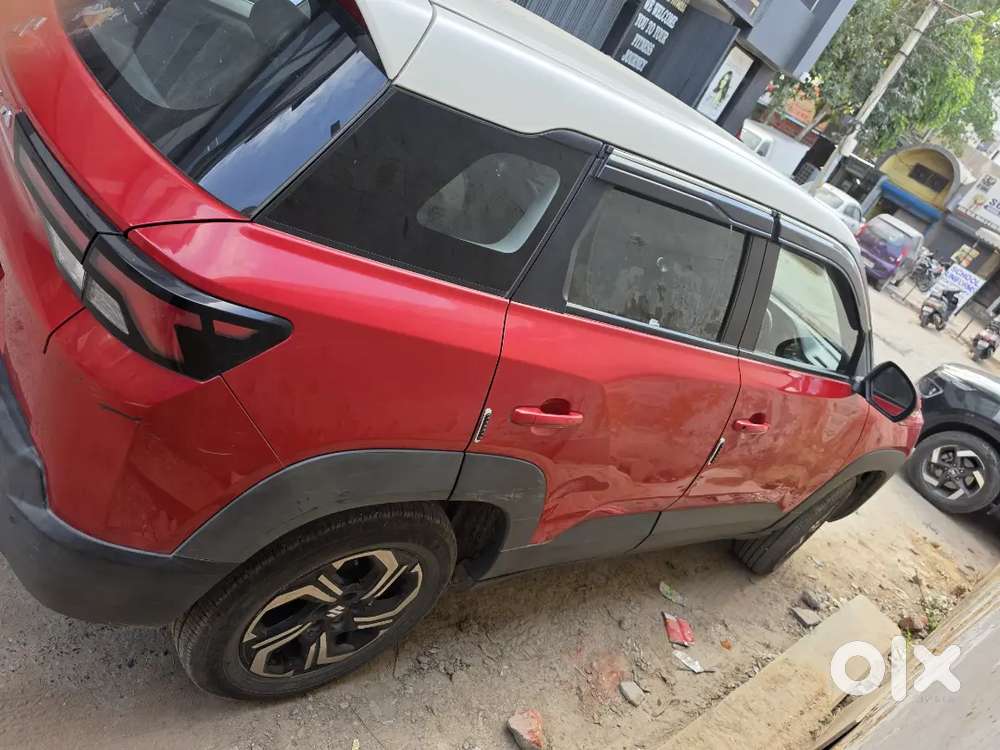 Maruti Suzuki Brezza Lxi 2025 Cng & Hybrids 27000 Km Driven 1 Owner