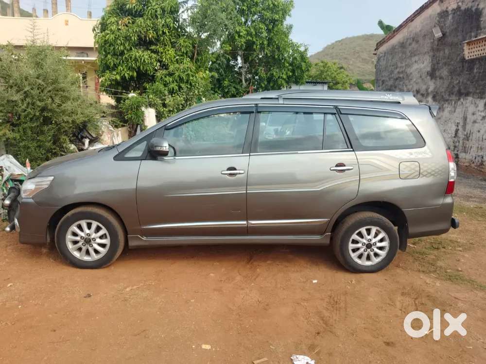 Toyota Innova 2012