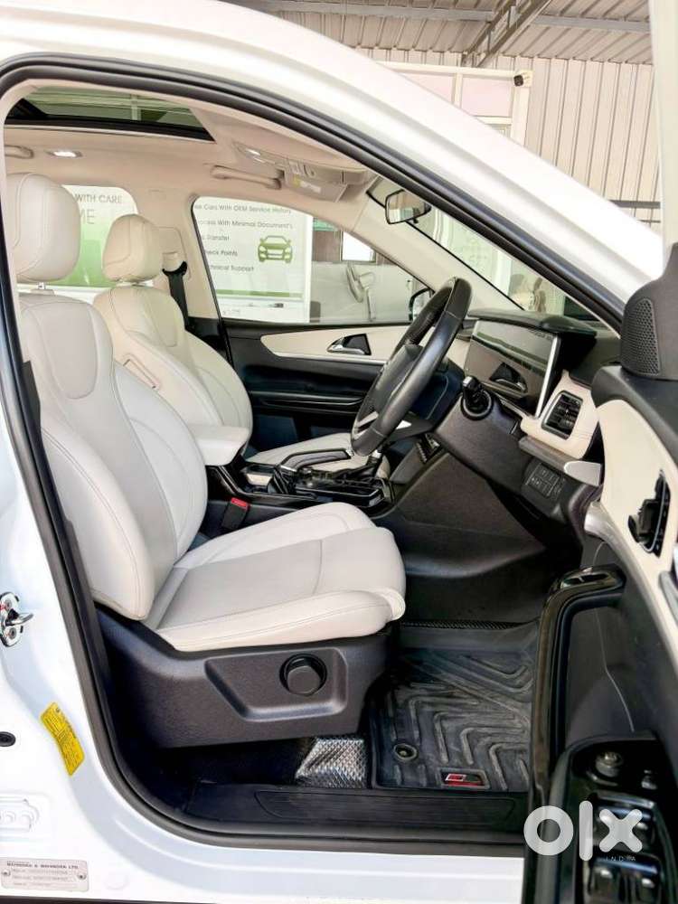 Mahindra Xuv700 2.2 Ax 7 Diesel At Str, 2023, Diesel