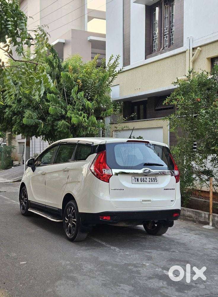 Mahindra Marazzo M8, 2018, Diesel