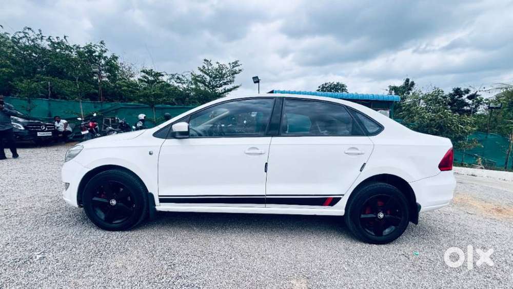 Skoda Rapid 1.5 Tdi At Elegance Plus, 2015, Diesel