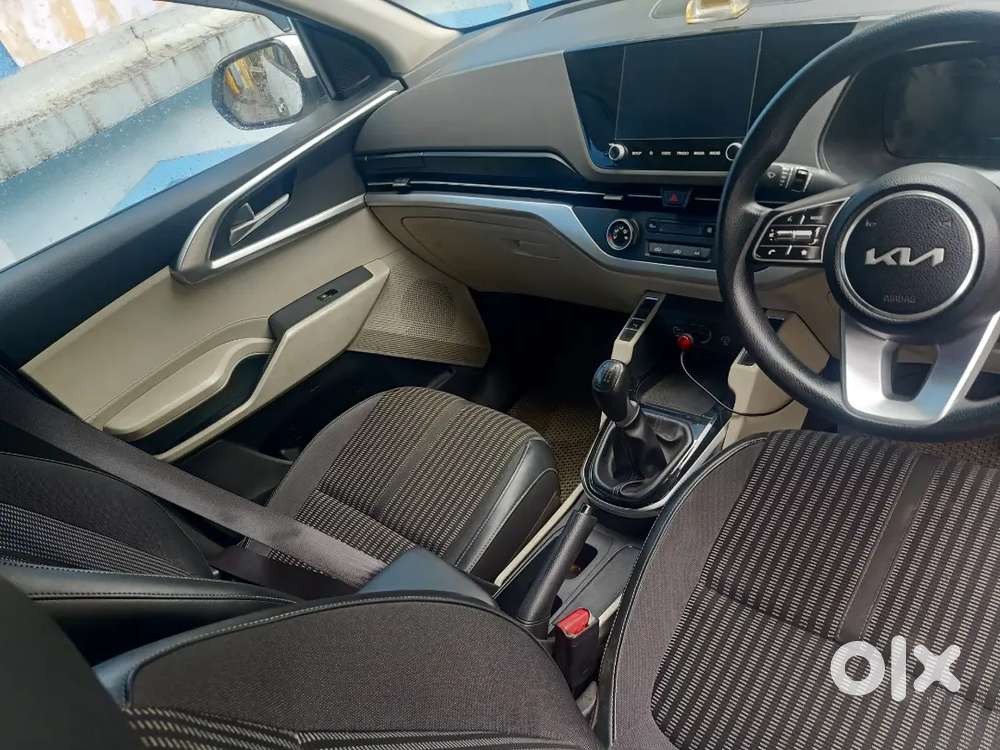 Kia Carens Prestige 2023