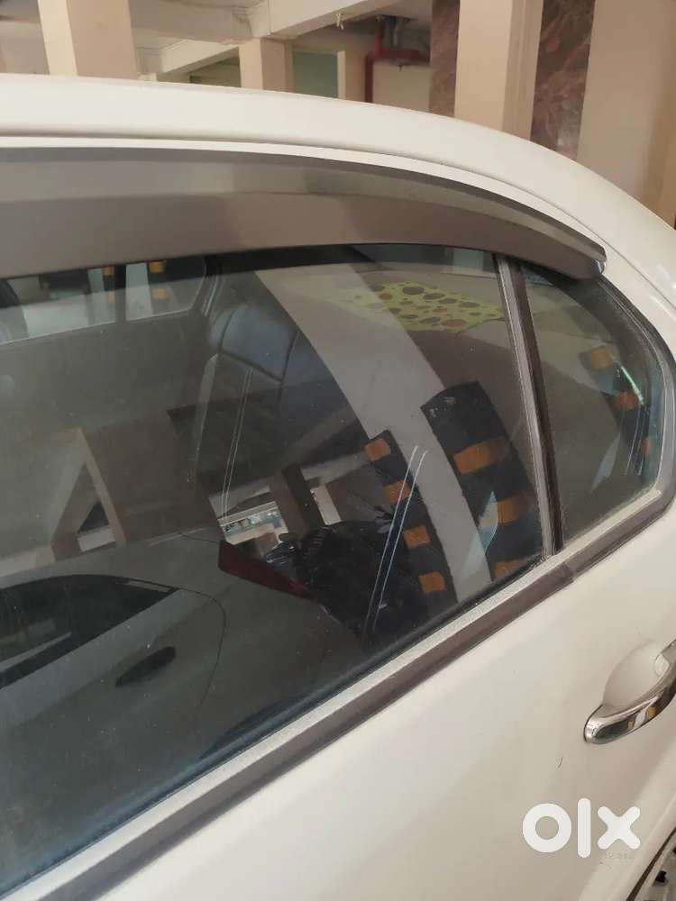 Ford Fiesta Petrol 1600 Cc Engine Luxury Sedan White Color Car