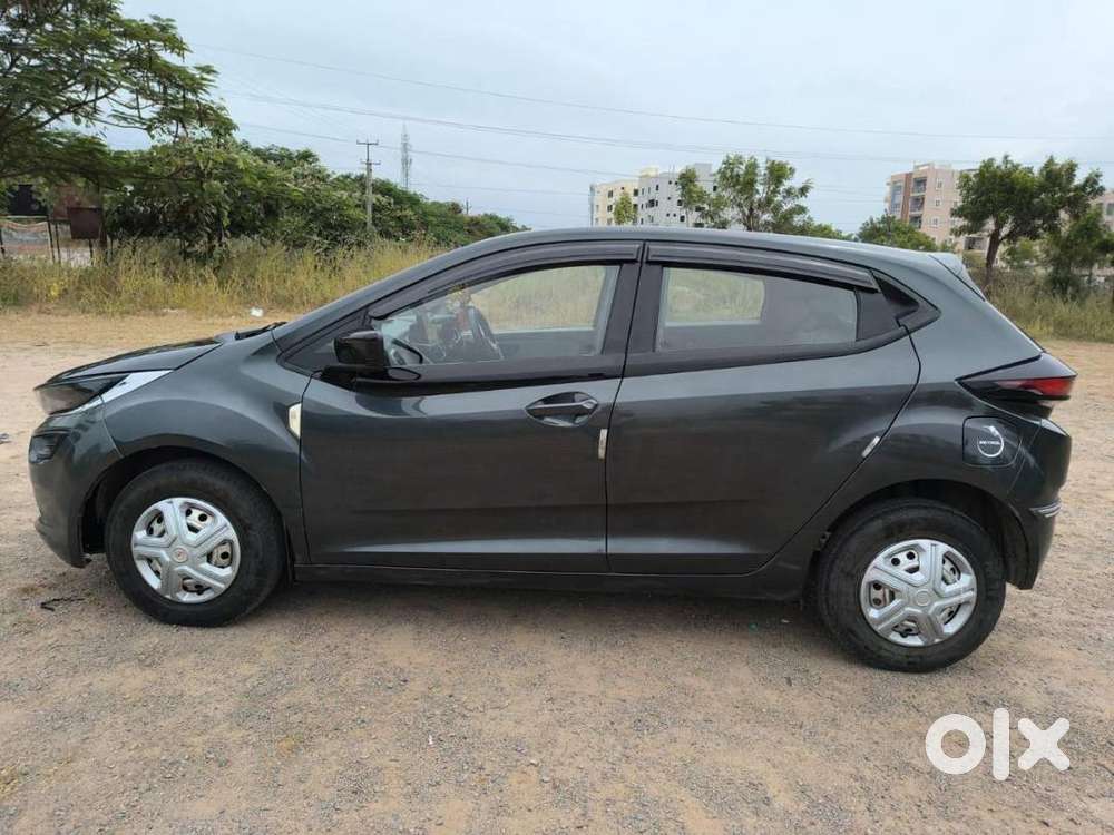Tata Altroz Xe Petrol 2020 Year