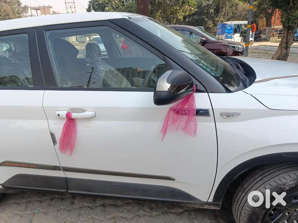 Hyundai Venue 2024 Petrol 10000 Km Driven