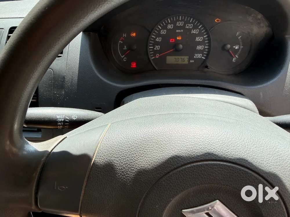 Maruti Suzuki Swift Lxi Bsiv, 2010, Petrol