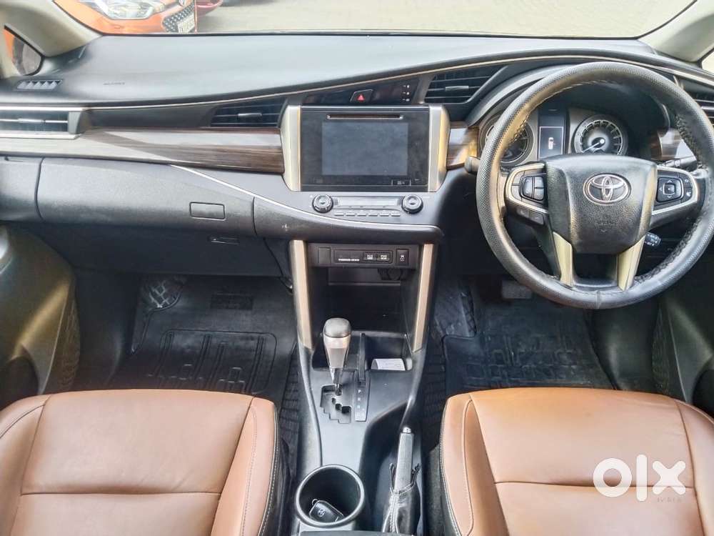 Toyota Innova Crysta 2.8z Automatic, 2016, Diesel