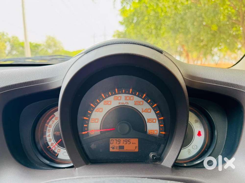 Honda Brio Smt (petrol) 2011/2nd Owner