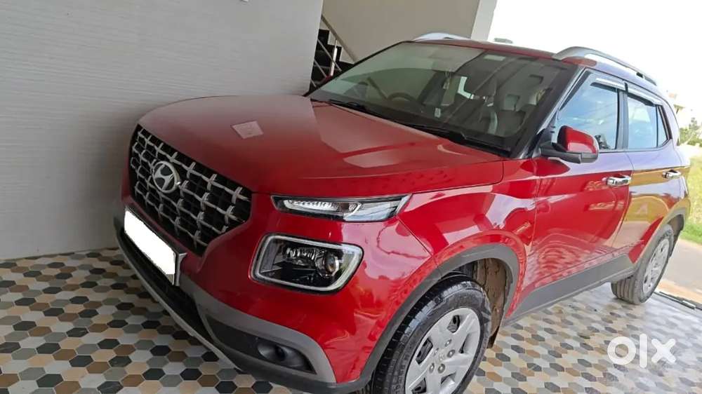 Hyundai Venue 2021 Petrol 30000 Km Driven