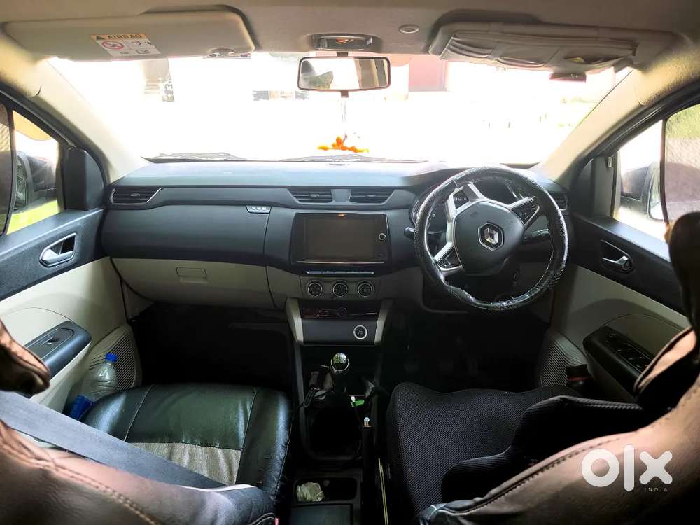 One Hand Care Tracking Car