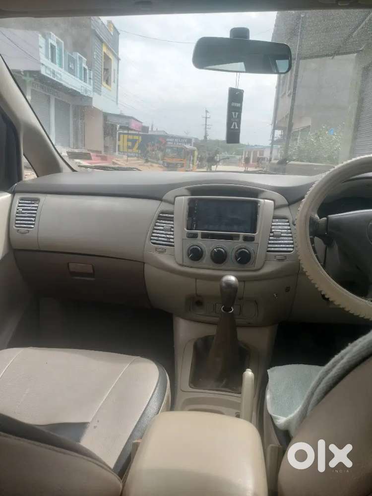 Toyota Innova Diesel 2011