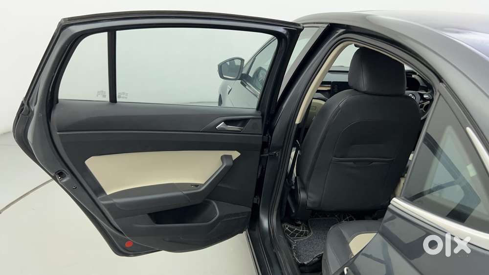 Skoda Slavia Style 1.0l Tsi At, 2022, Petrol