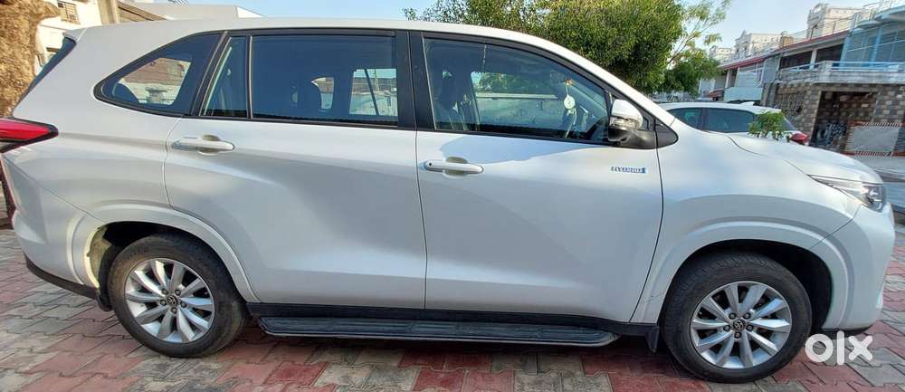 Toyota Innova Hycross 2.0 Vx Hybrid 7 Str, 2023, Cng & Hybrids