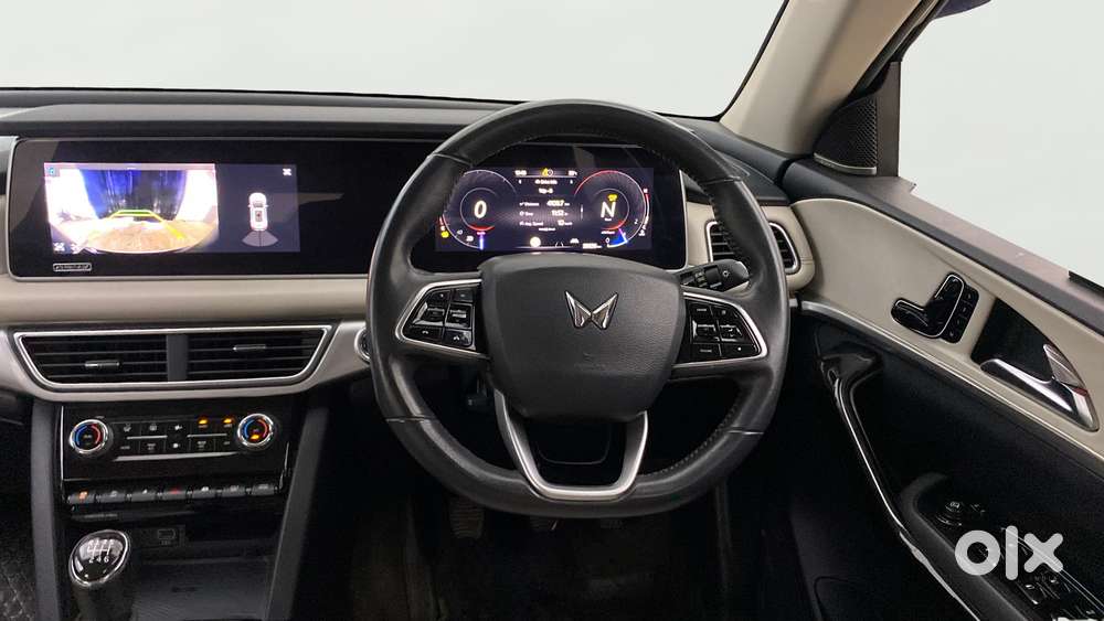 Mahindra Xuv700 2.2 Ax 7 Diesel Mt Luxury Pack Str, 2022, Diesel