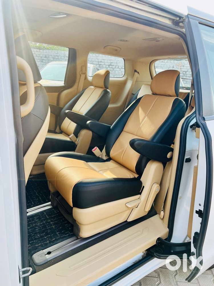 Kia Carnival Premium, 2021, Diesel