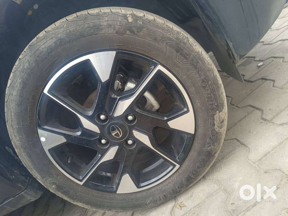 Tata Punch Accomplished Mt Sunroof, 2025, Petrol