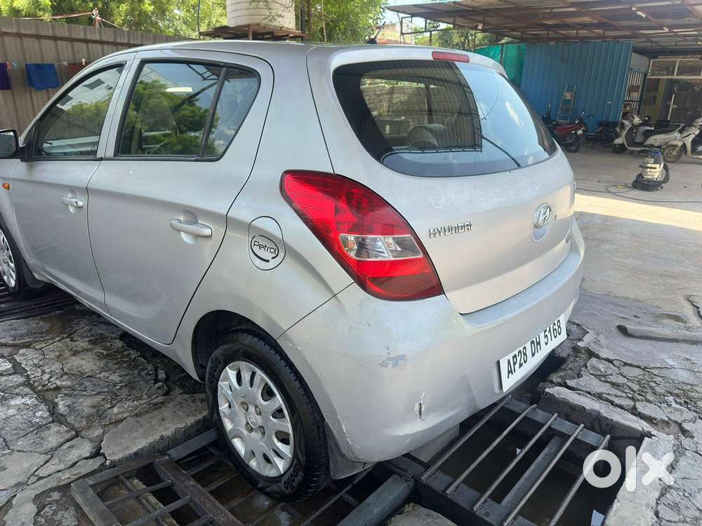 Hyundai I20 Magna Petrol 2011