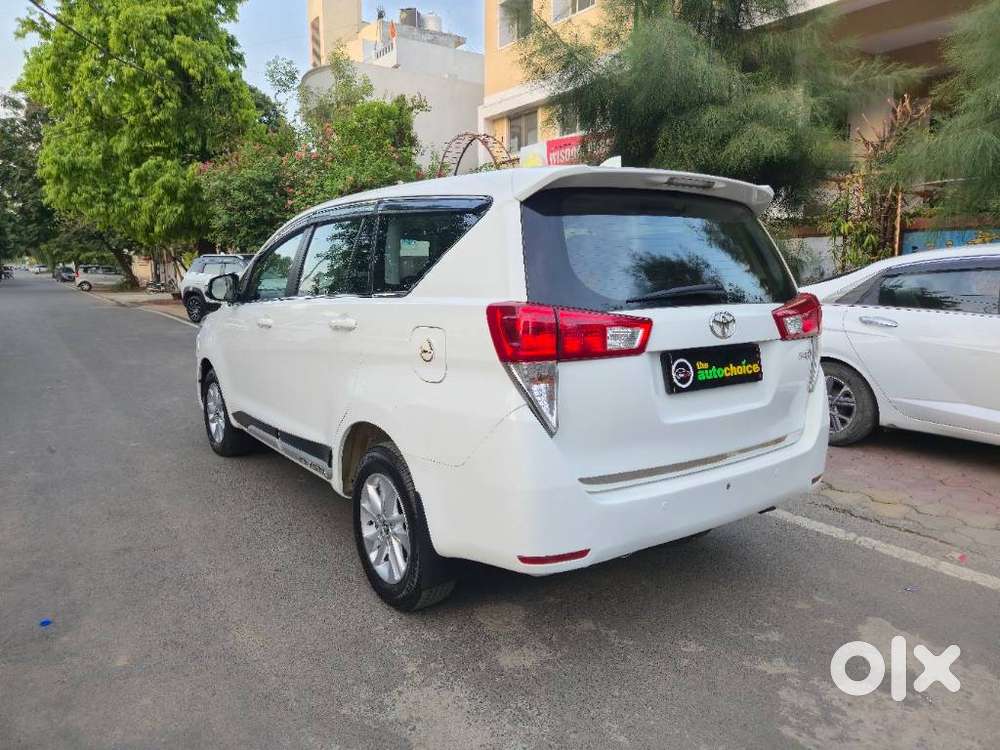 Toyota Innova Crysta 2.4 G Mt 8s, 2016, Diesel