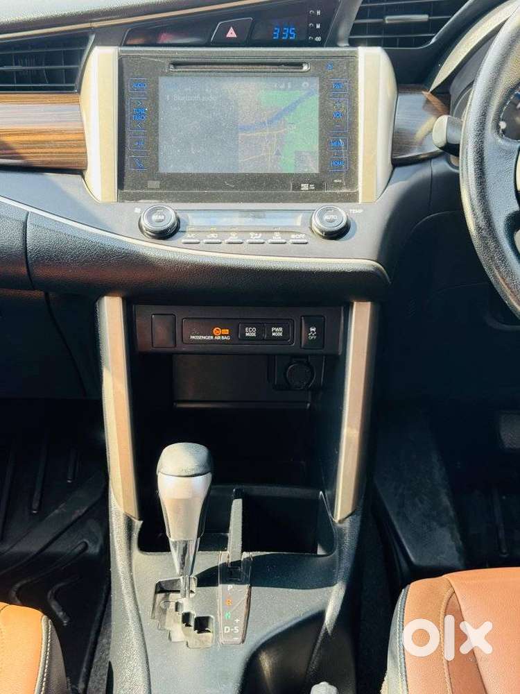 Toyota Innova Crysta 2.8 Zx At 7 Seater, 2016, Diesel