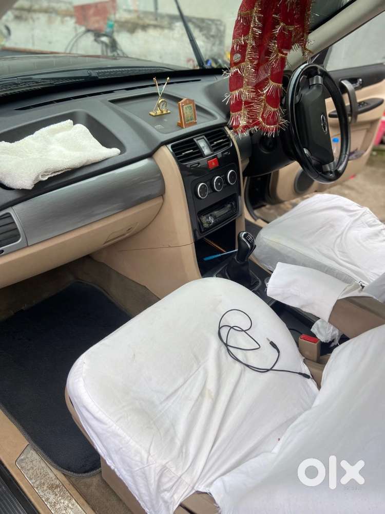 Tata Safari Storme 2015