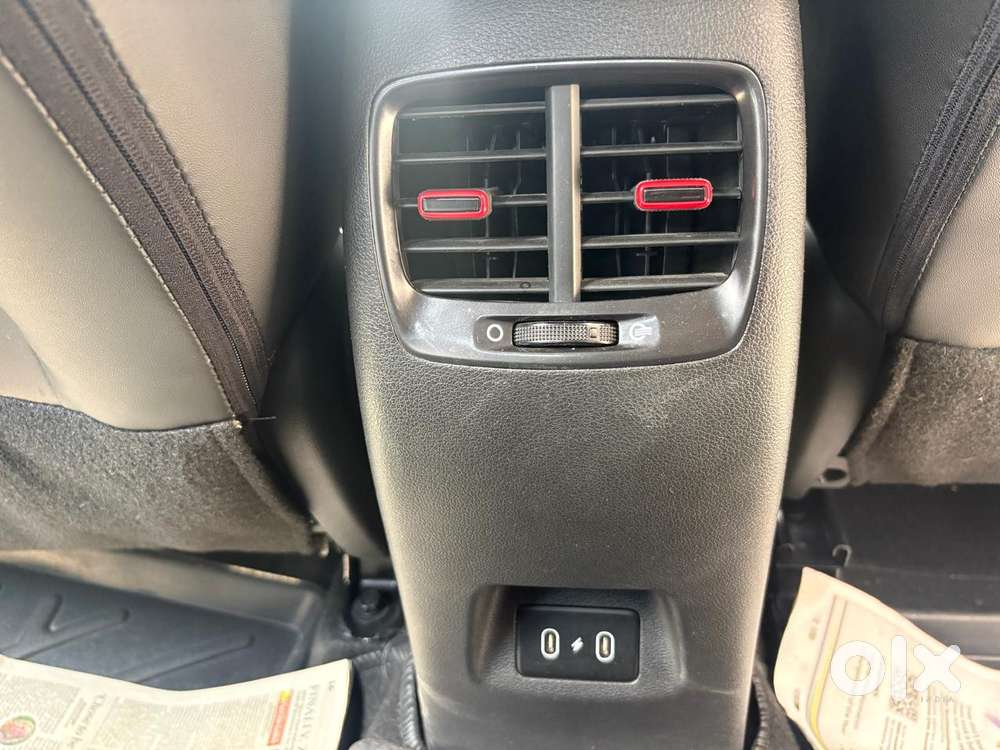 Hyundai Venue N Line 1.0 N8 Turbo Dct Dual Tone, 2024, Petrol