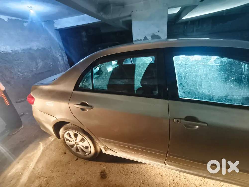 Toyota Corolla Altis 2012 Petrol Well Maintained