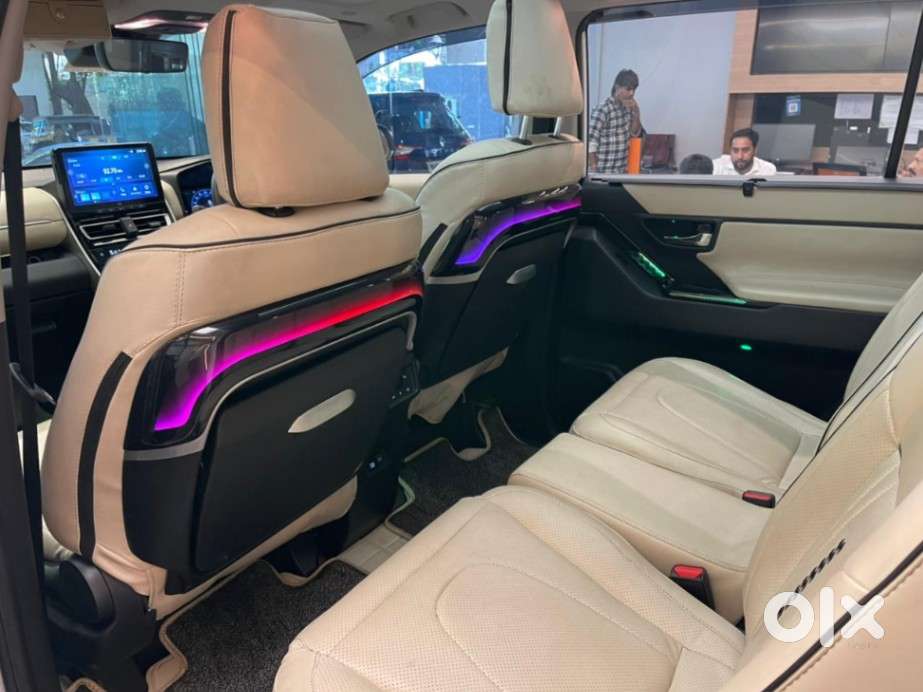 Toyota Innova Hycross 2.0 Zx Hybrid 7 Str, 2024, Petrol