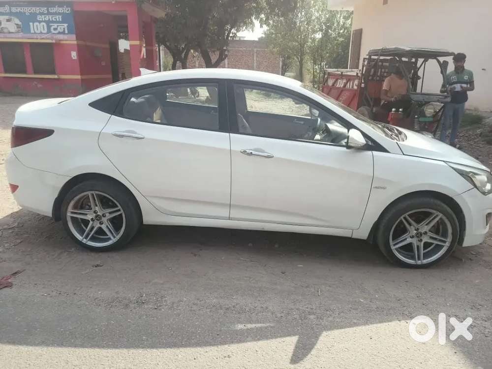 Hyundai Fluidic Verna 2015