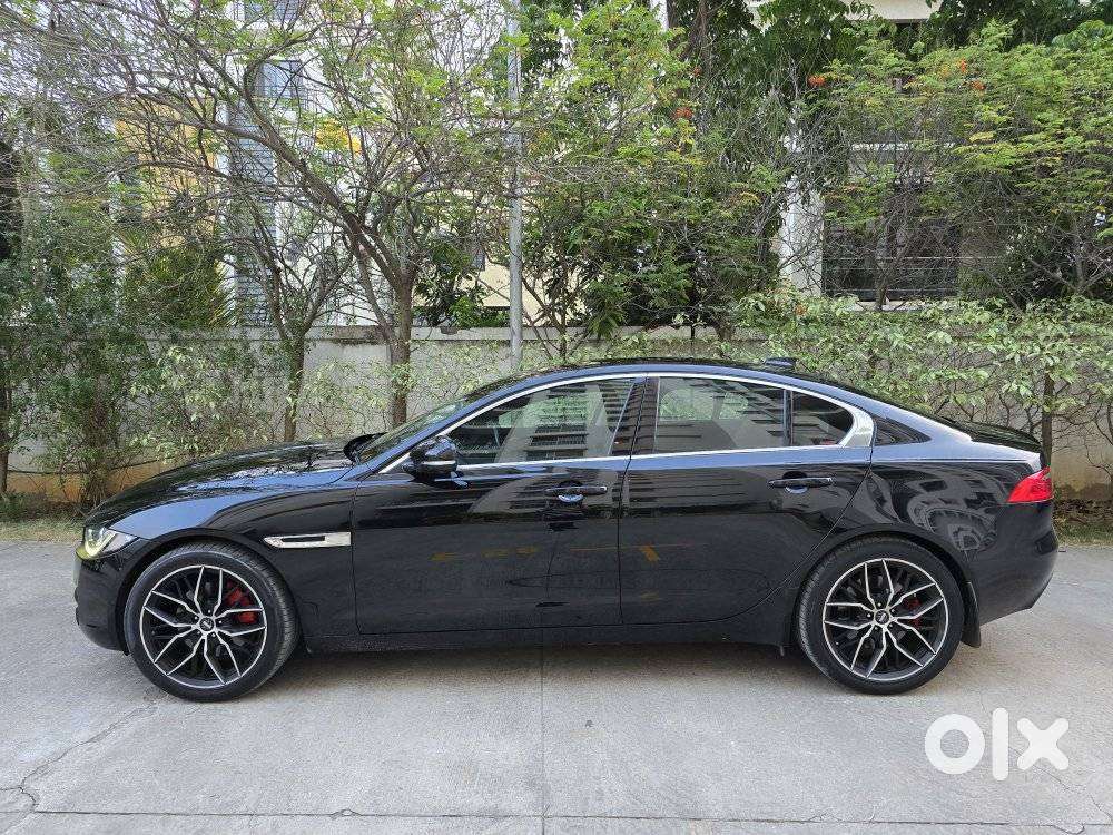 Jaguar Xe Portfolio, 2017, Petrol